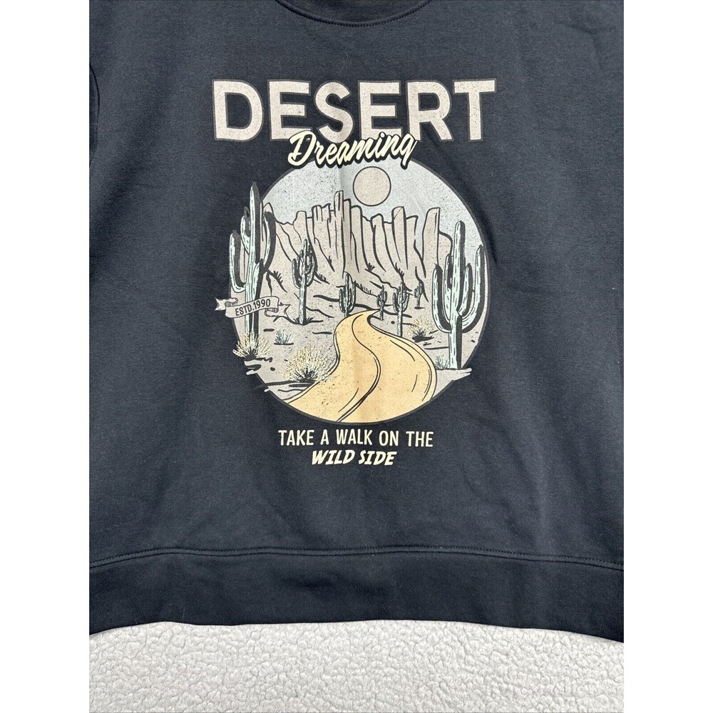 Black  Desert Dreaming Classic Fit Cozy Fleece Sweatshirt M Fall Comfy Outlaw - Picture 2 of 9
